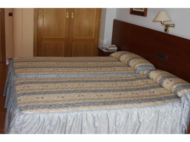 Hostal Castilla Бенавенте Экстерьер фото