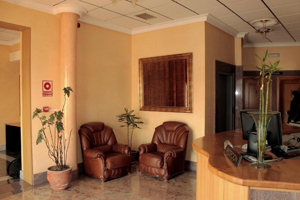 Hostal Castilla Бенавенте Экстерьер фото