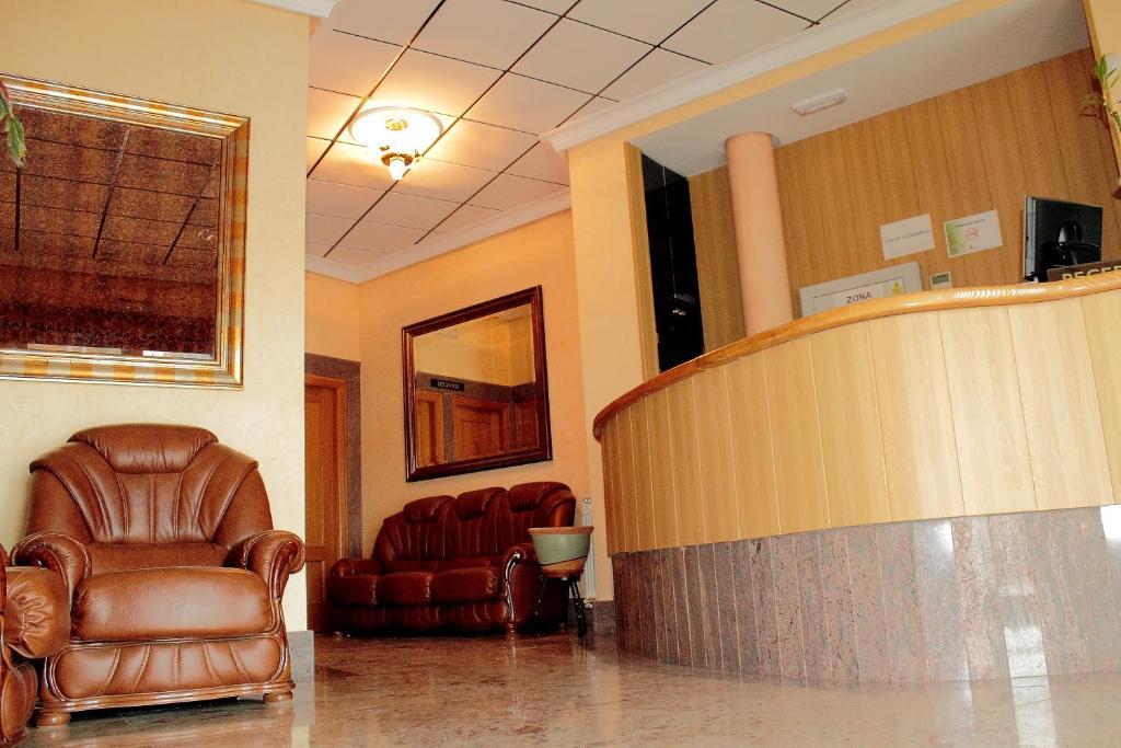 Hostal Castilla Бенавенте Экстерьер фото